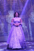 Regina Cassandra Photo Pictures